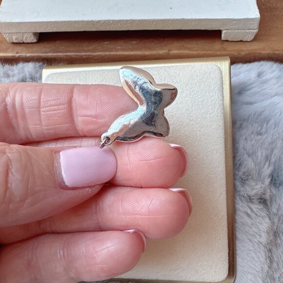 Small Abalone Butterfly Charm Necklace - Picture 4 of 5